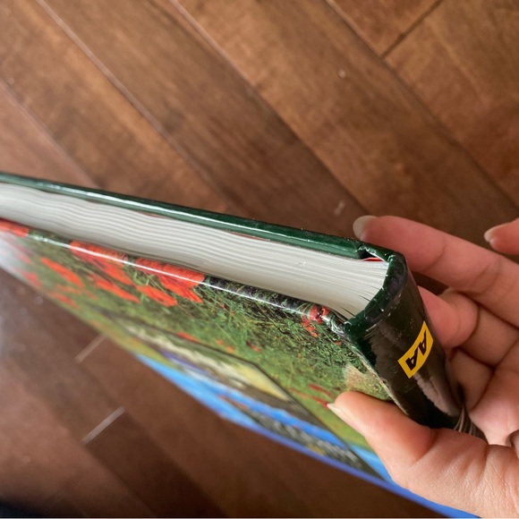 Illustrated Guide to Britain hardcover Book - Picture 7 of 10